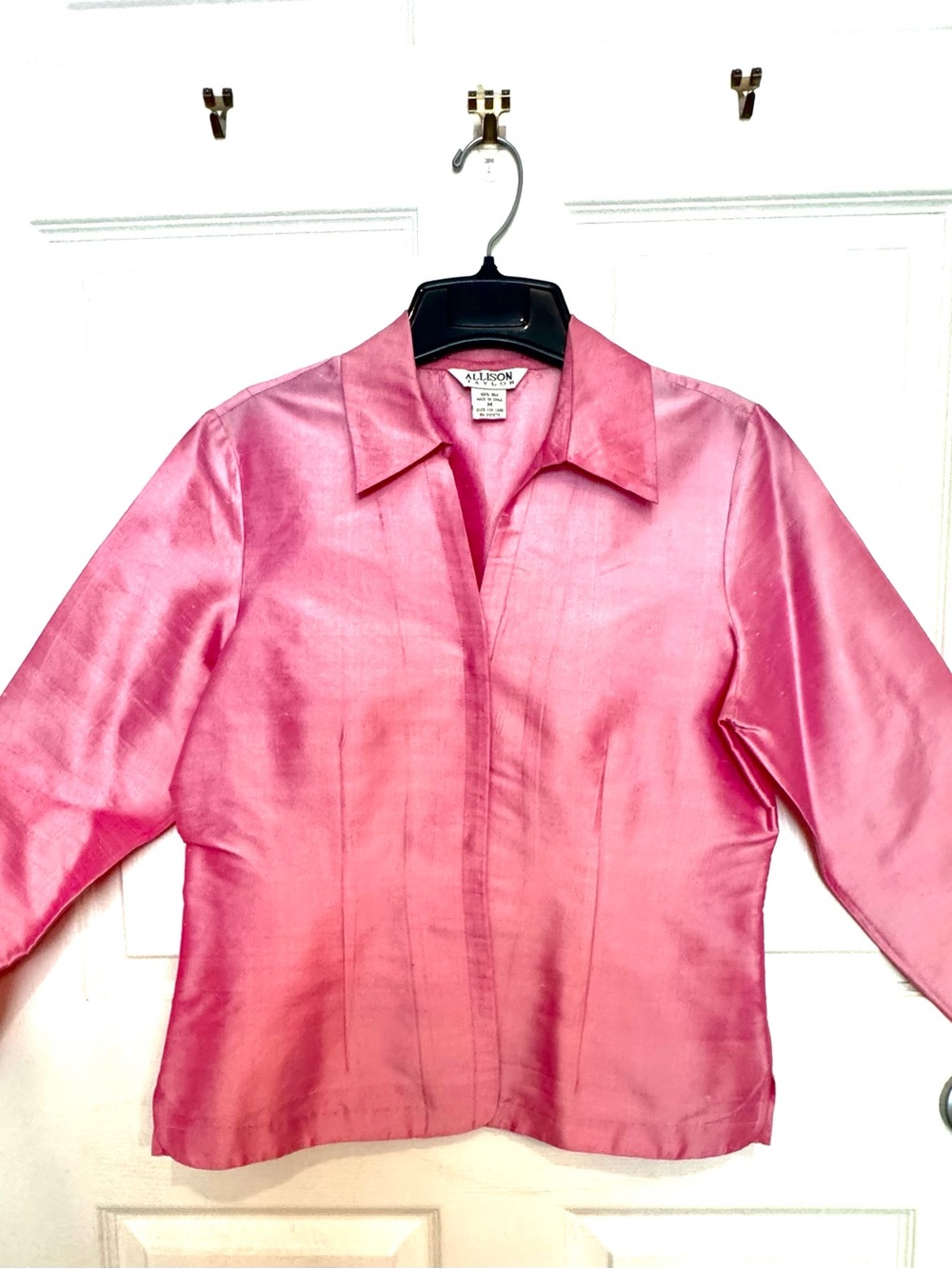 Allison Taylor Silk Button Down Blouse in Pink Size Medium Like New Size 4-6